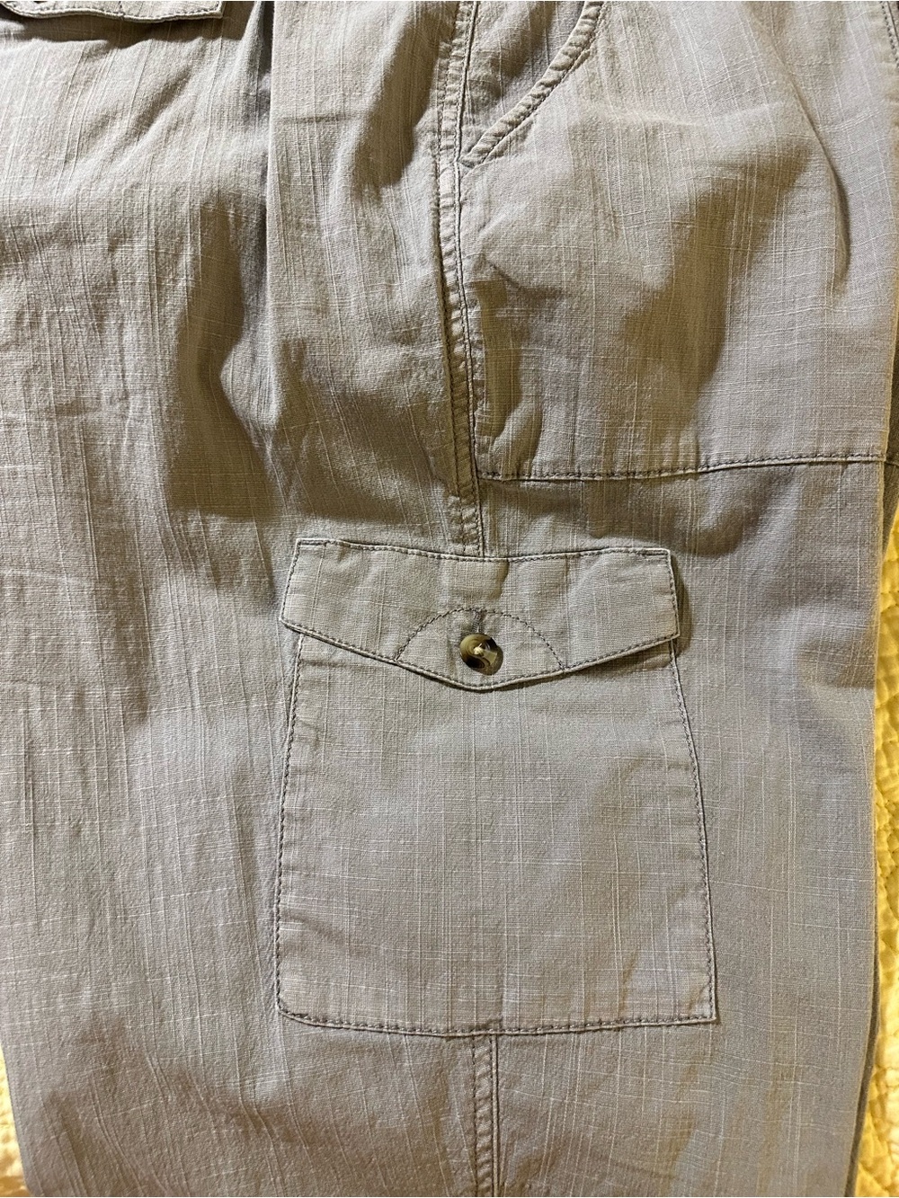 Women’s Sonoma Light Gray Cargo Cropped Pants - Picture 3 of 8